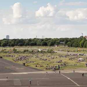 Tempelhofer Feld cover