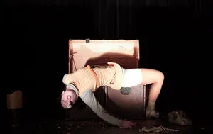 Gistri Human Theatre: Out of the Box