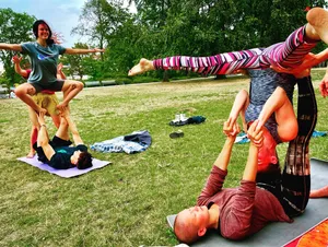 Akro Yoga
