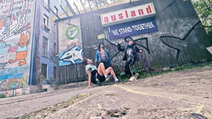 all the rivers residency showing: Playing time - Tempo do jogo