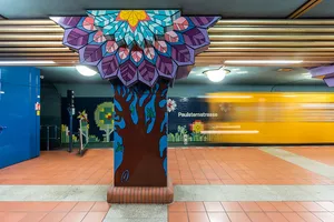 Jung, aber Denkmal: U-Bahn-Architektur