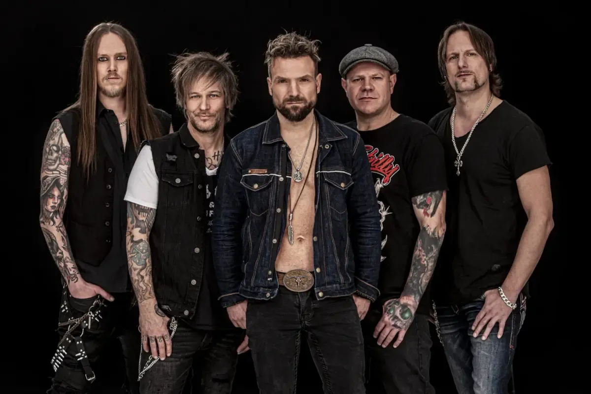 THE NEW ROSES + Support: MASSIVE WAGONS